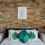 N5 Townhouse, Brighton Sleeps 20