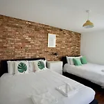 N5 Townhouse, Brighton Sleeps 20